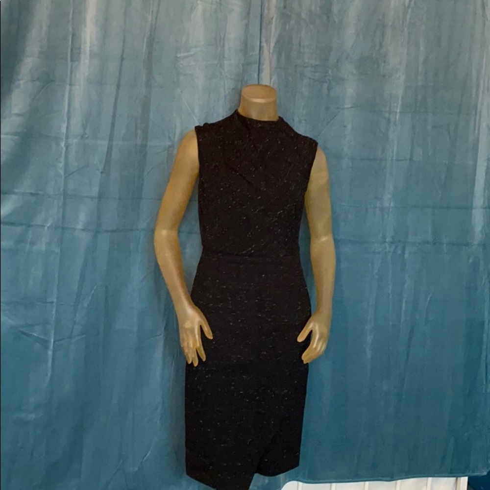 LBD! This is perfect for the office or date!